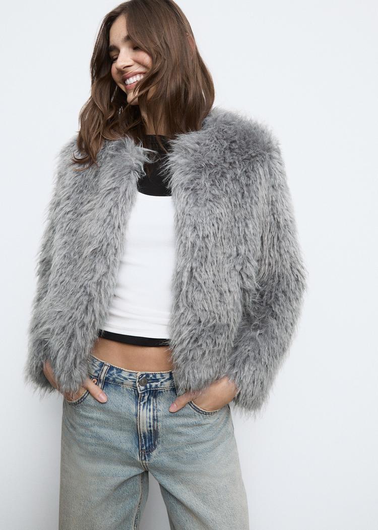 cazadora efecto pelo sin cuello