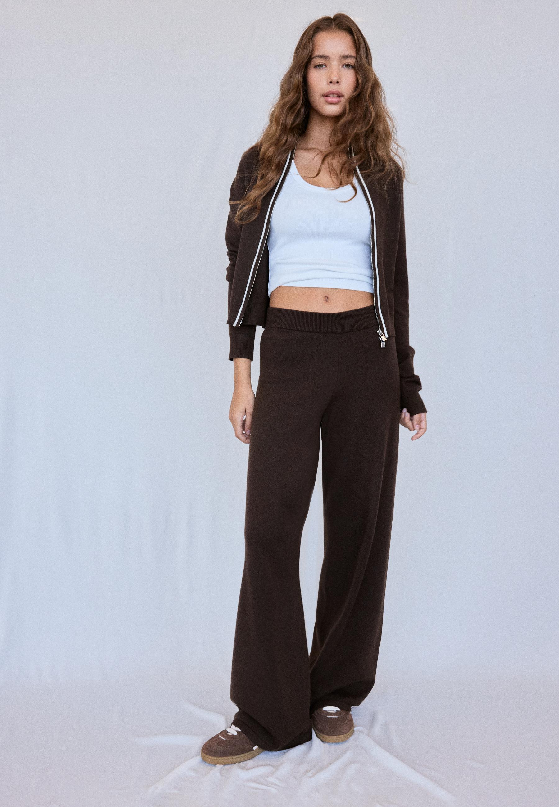 Stradivarius Πλεκτό Παντελόνι Jogger Με Ρίγα Καφέ Xs