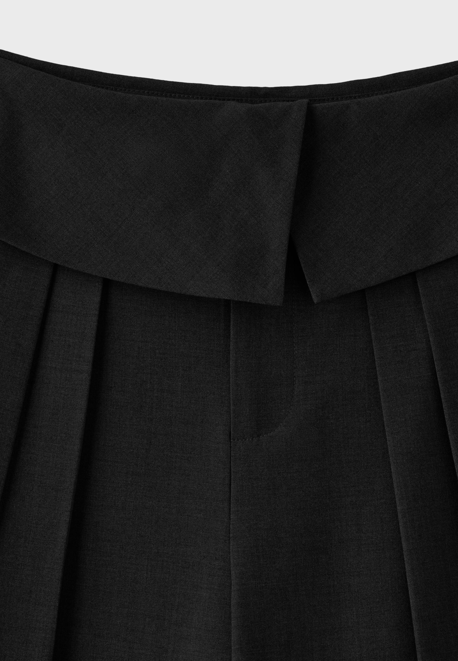 Wide-leg turn-up waistband trousers — Black