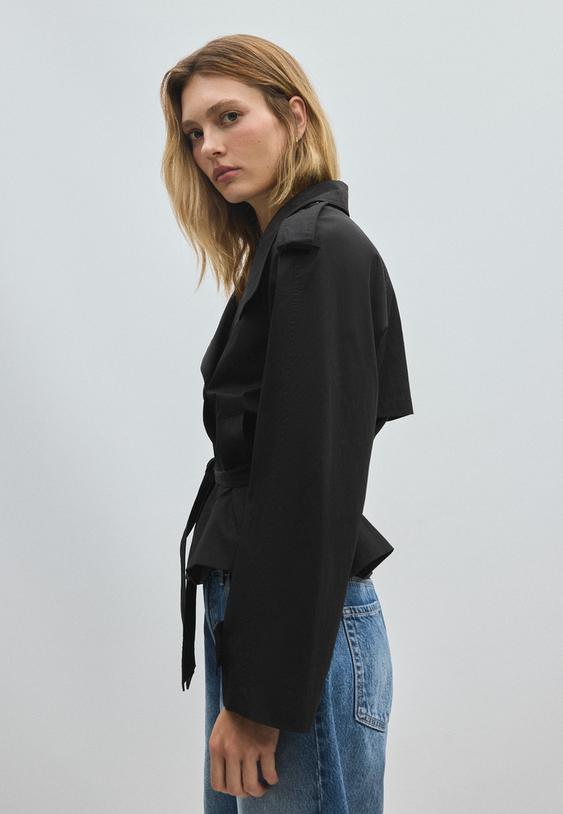 trench cuello alto cinturon