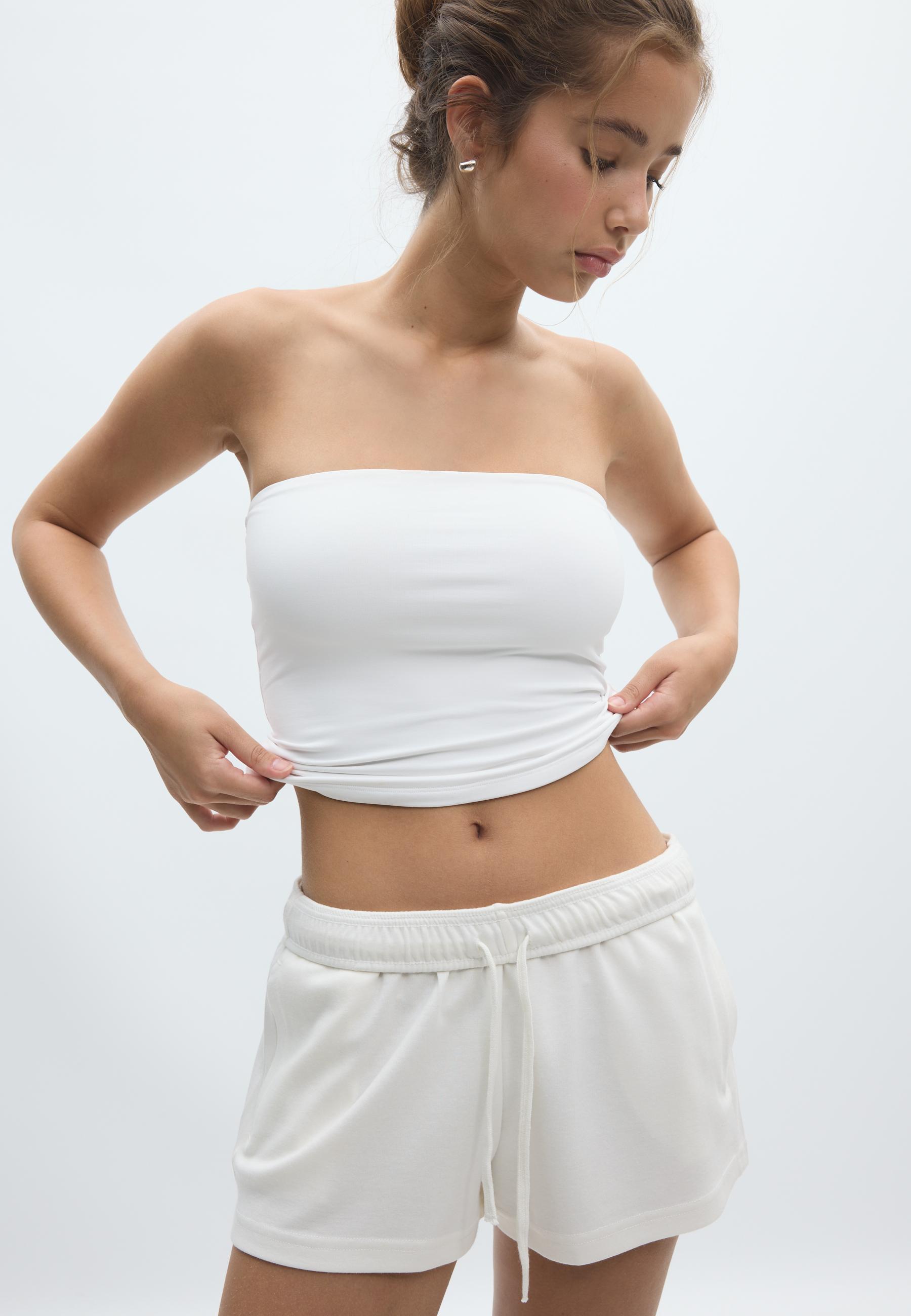 Turn-up waist mini shorts — Ecru