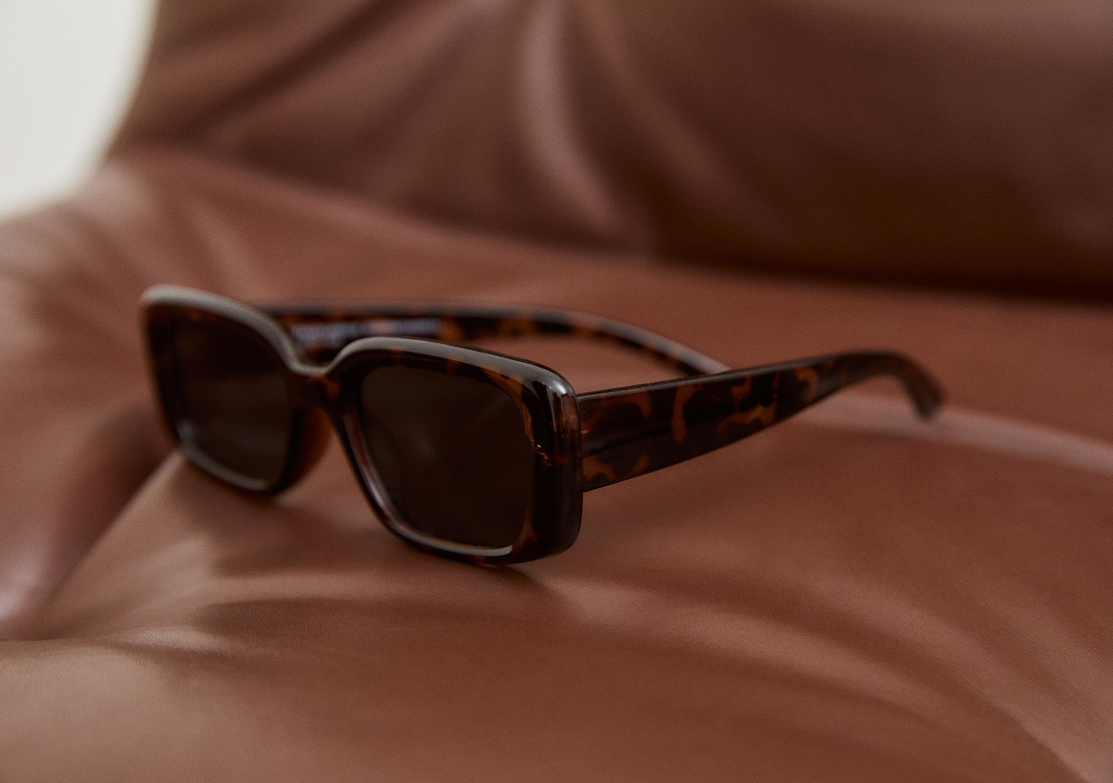 Tortoiseshell rectangular sunglasses — Brown