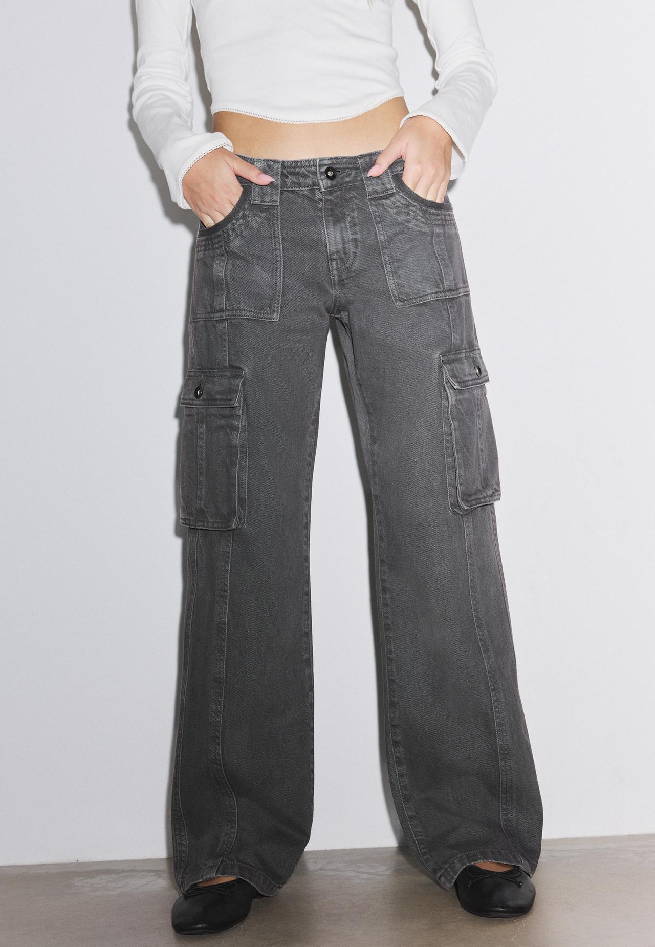 Low-rise cargo trousers — Dark grey
