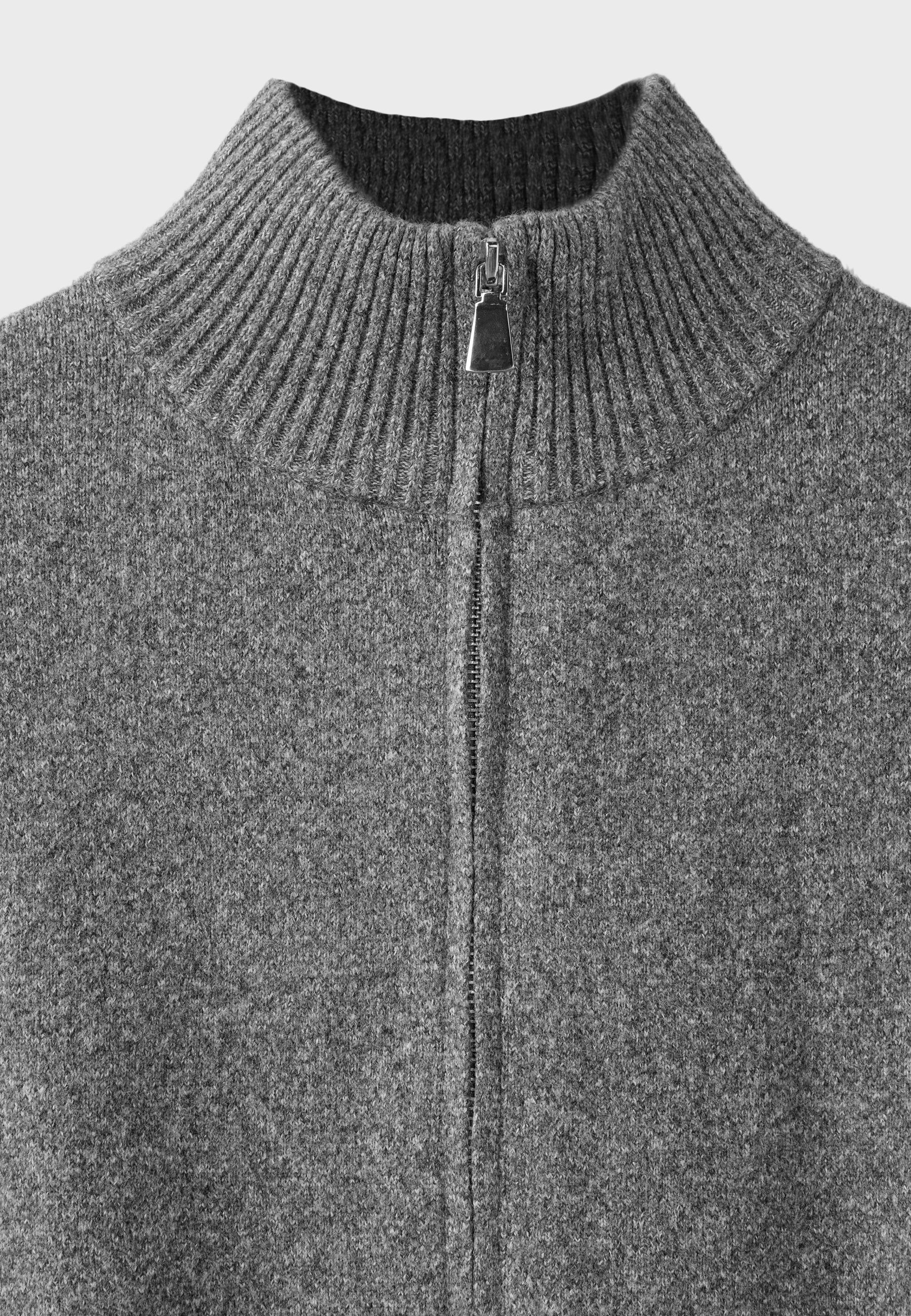 Knit vest with padded shoulders and zip — Dark grey