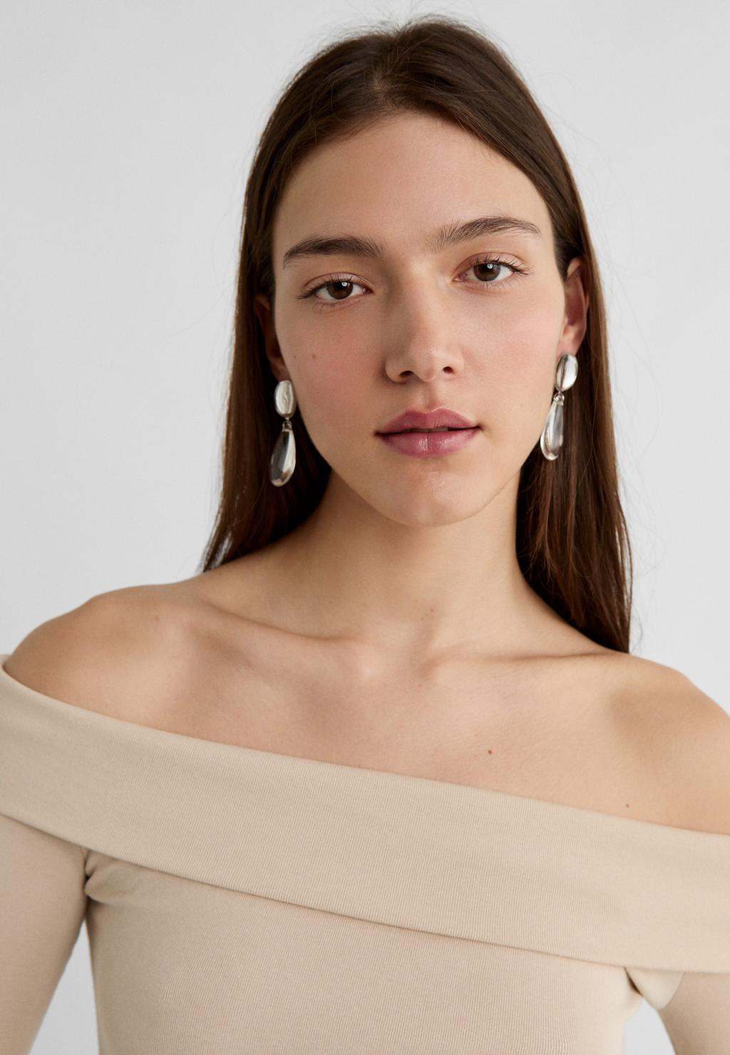 Boucle d'oreille larme transparente