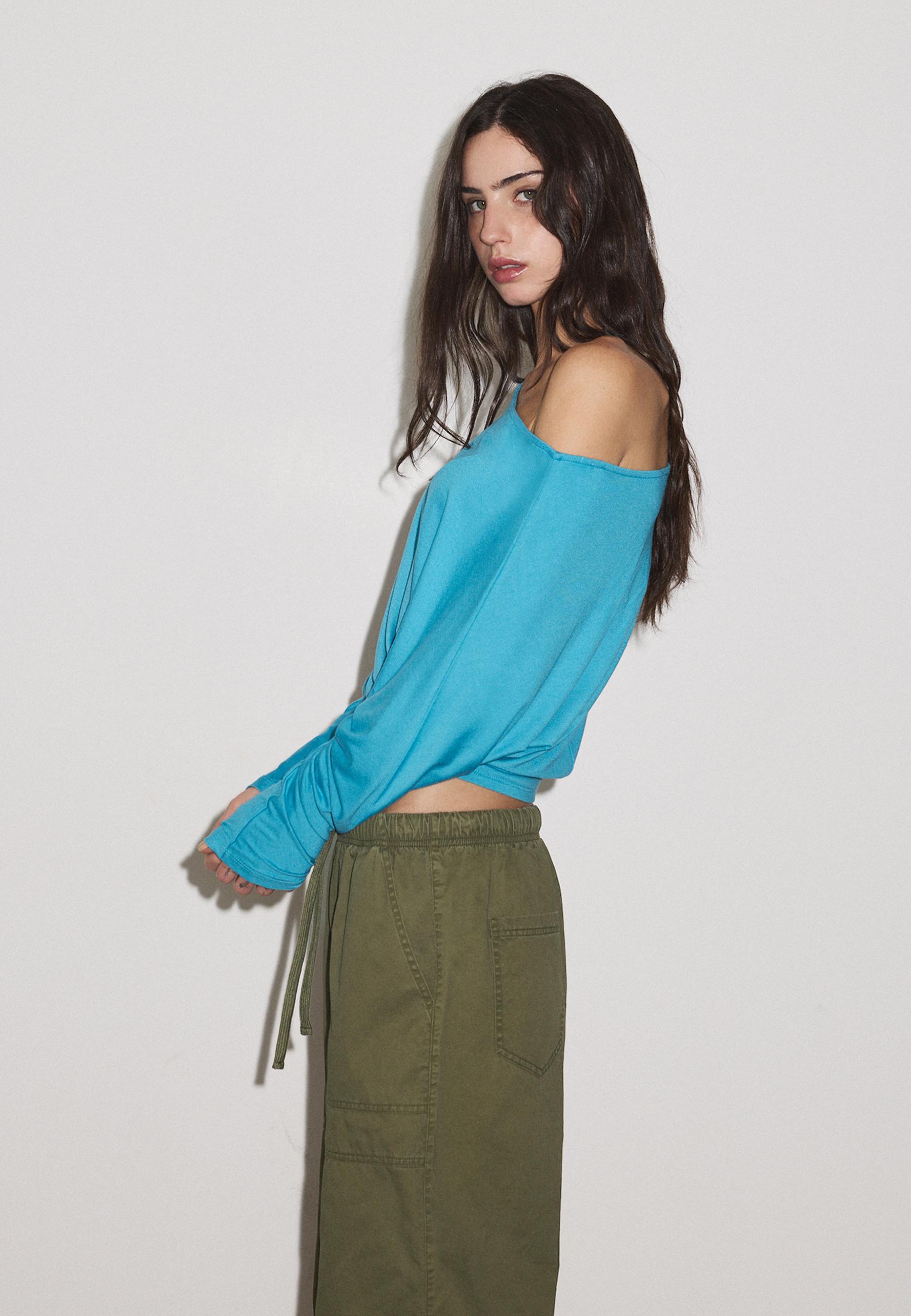Sash-effect asymmetric top — Teal