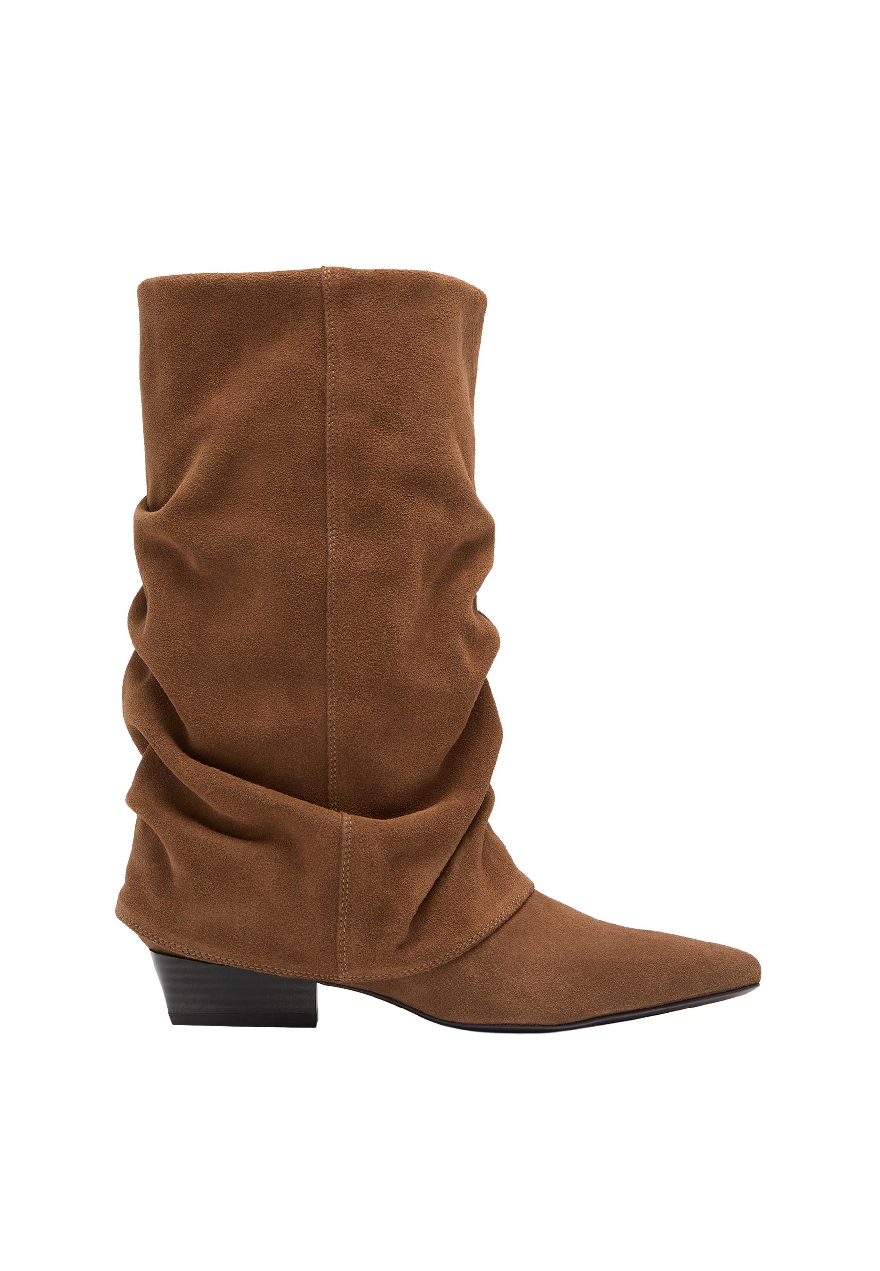 Flat leather slouchy joots — BEIGE