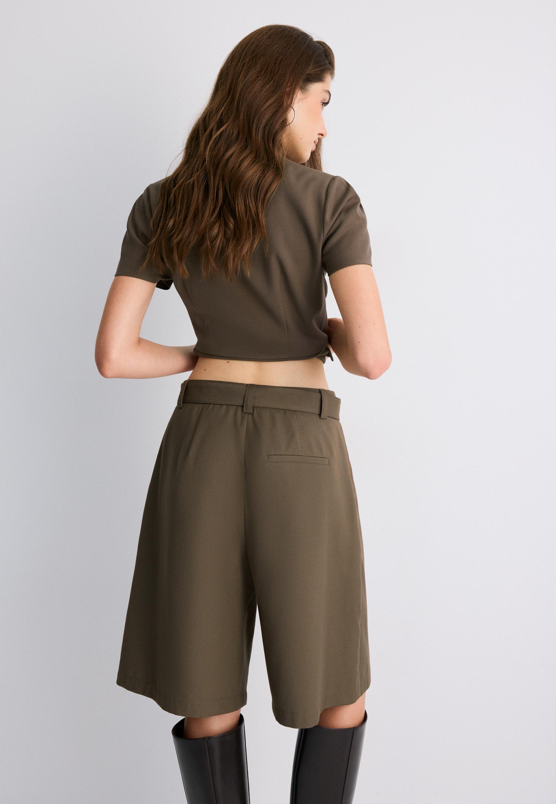 Smart Bermuda shorts with belt detail — Brown