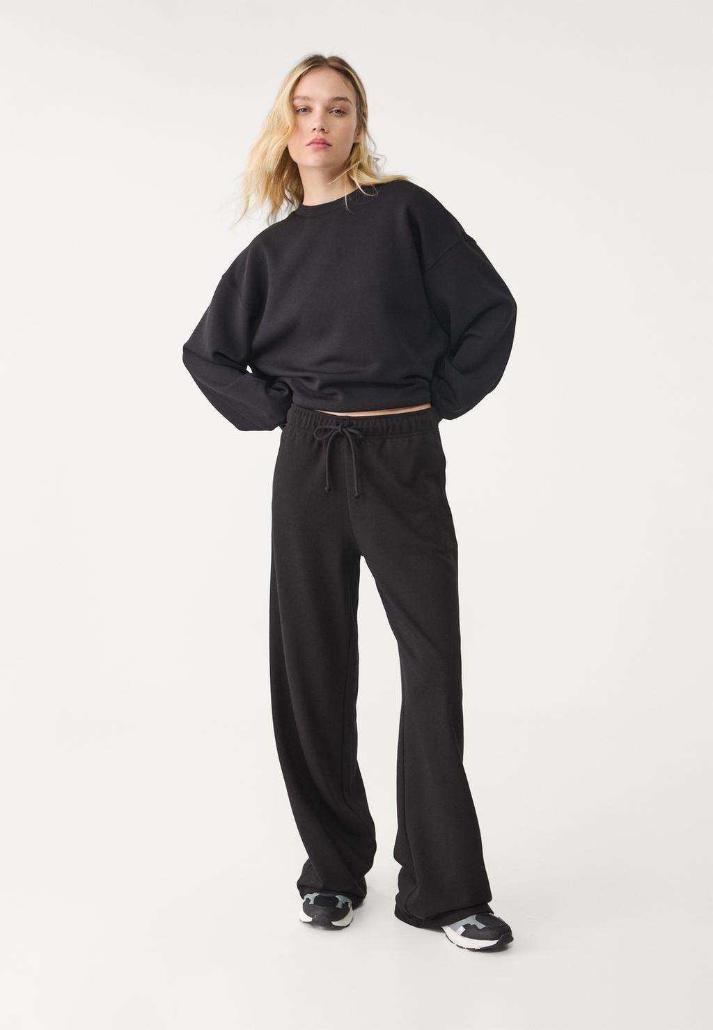 Wide-leg jogger trousers