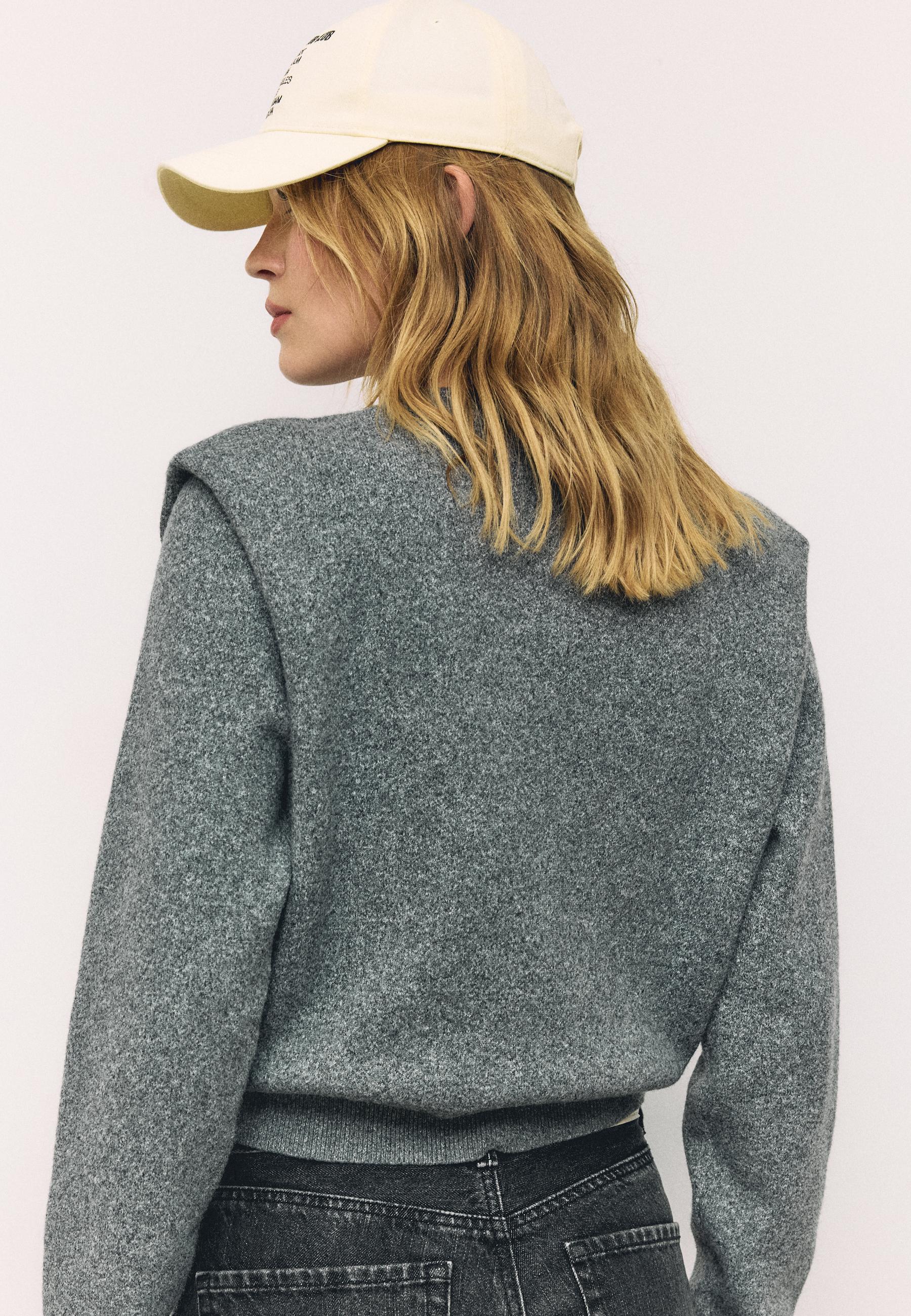 Knitted jumper with padded shoulders — Dark grey