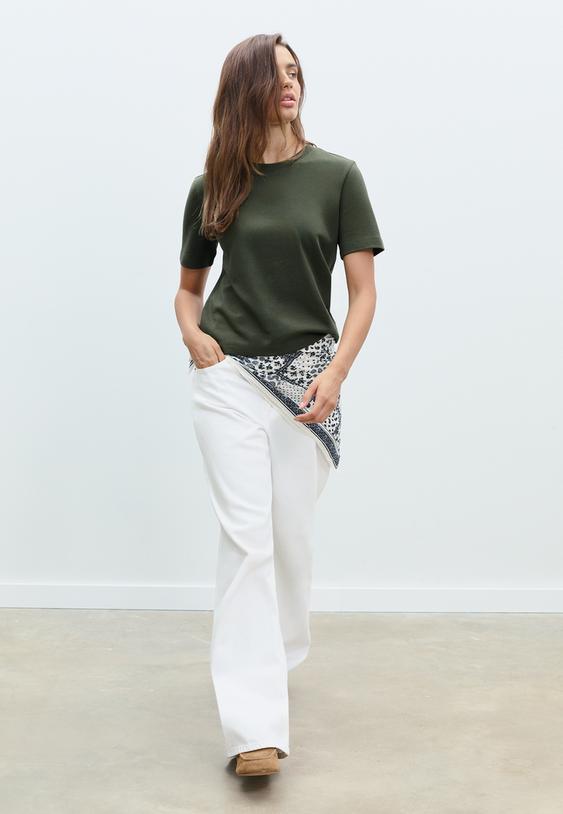 camiseta basica regular fit heavy weight