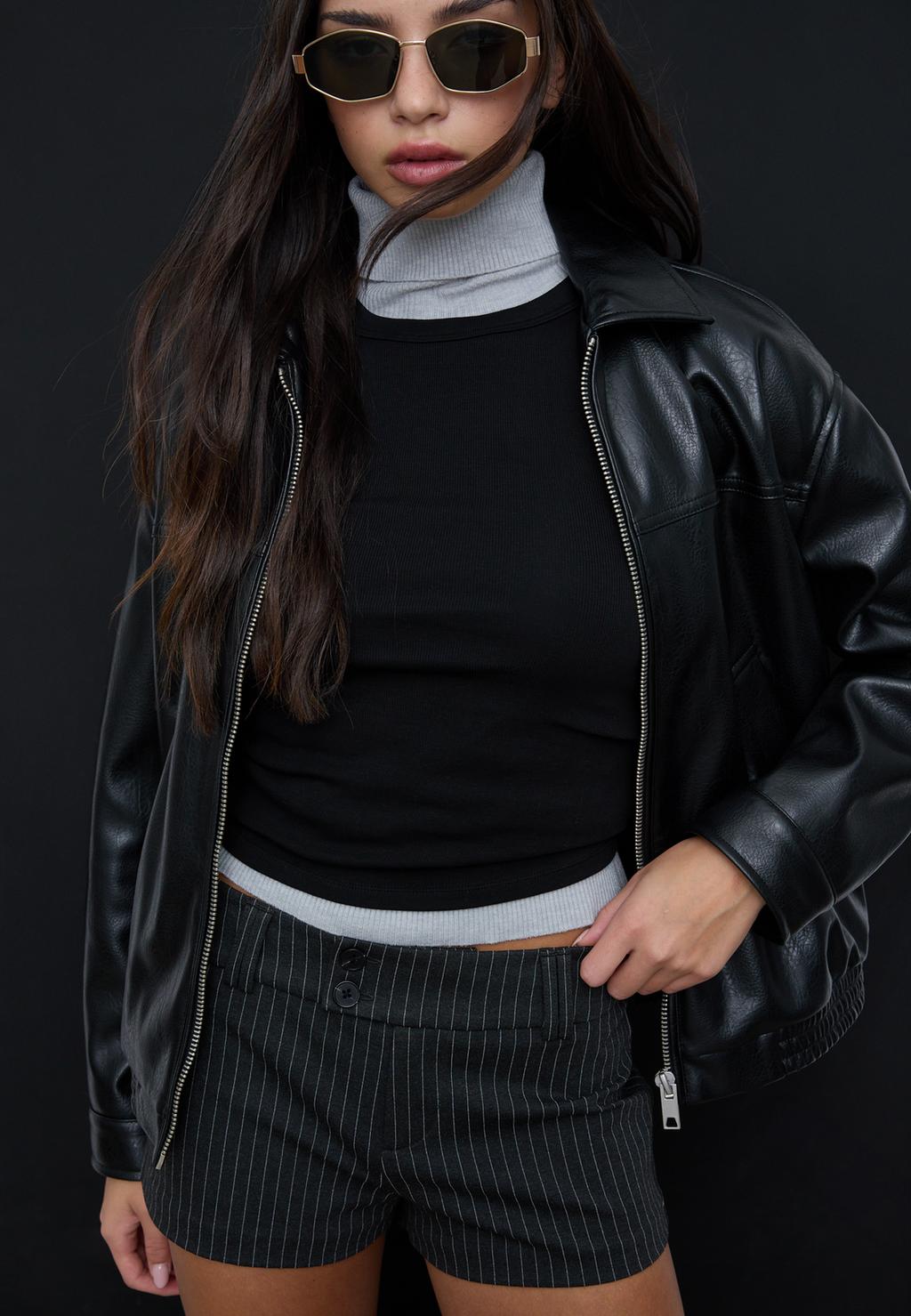 Mini spodenki eleganckie