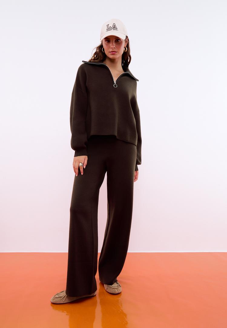 pantaloni lunghi ampi in maglia