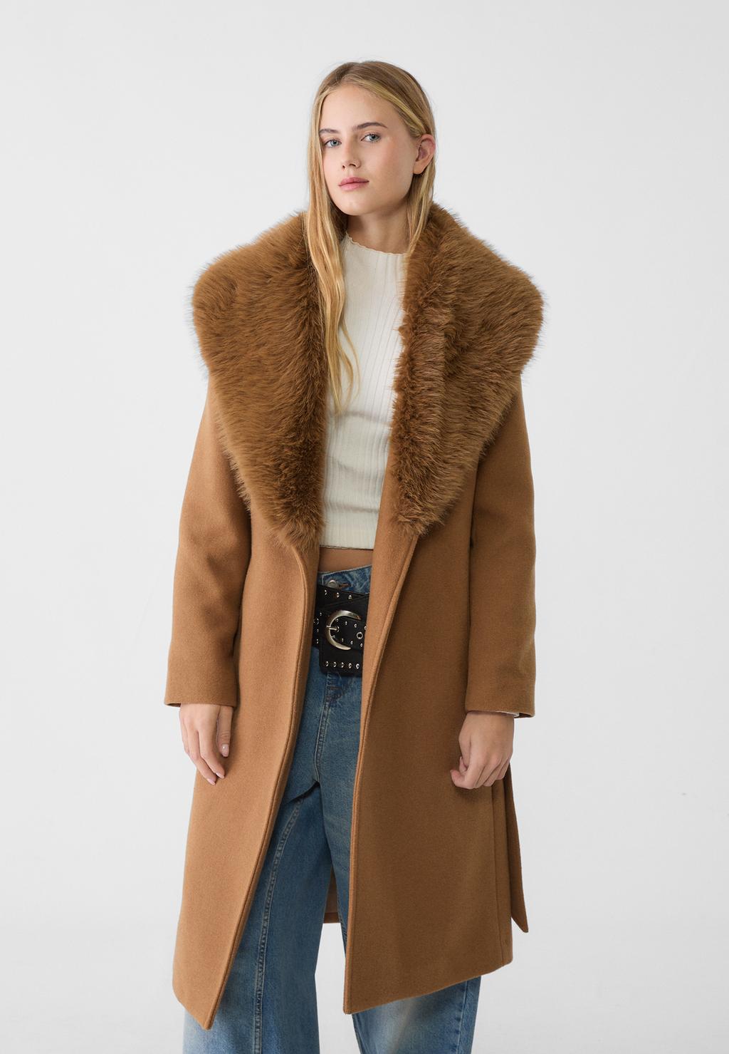 Coat with faux fur collar