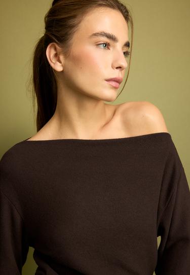 Boat neck T-shirt with waistband — Brown 4