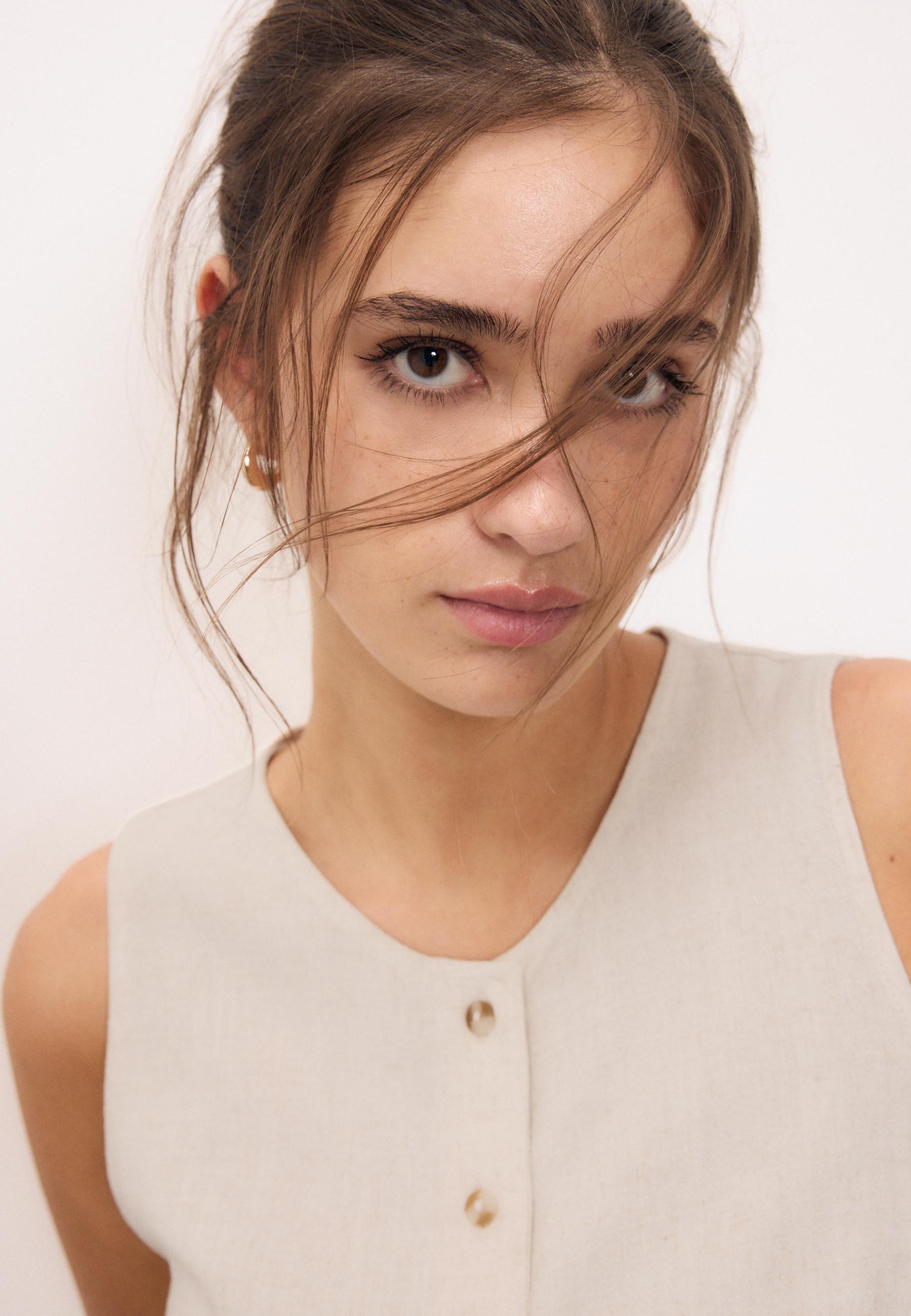 Sleeveless top with buttons — Stone