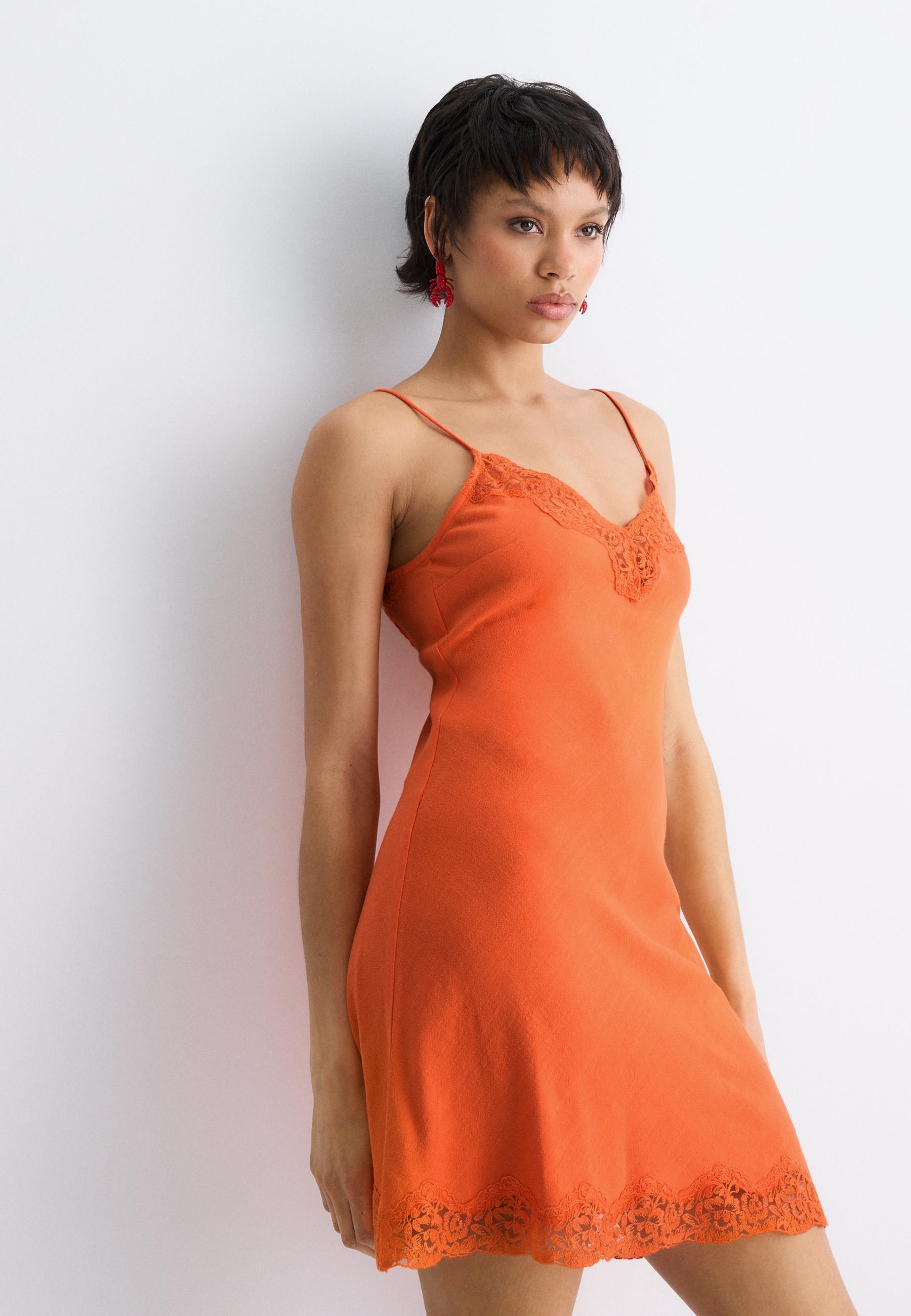 Keten karışımlı, kısa, dantel elbis - Görsel 3