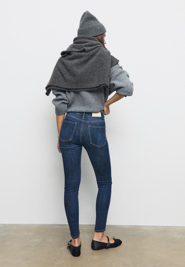 d07 regular waist skinny jeans