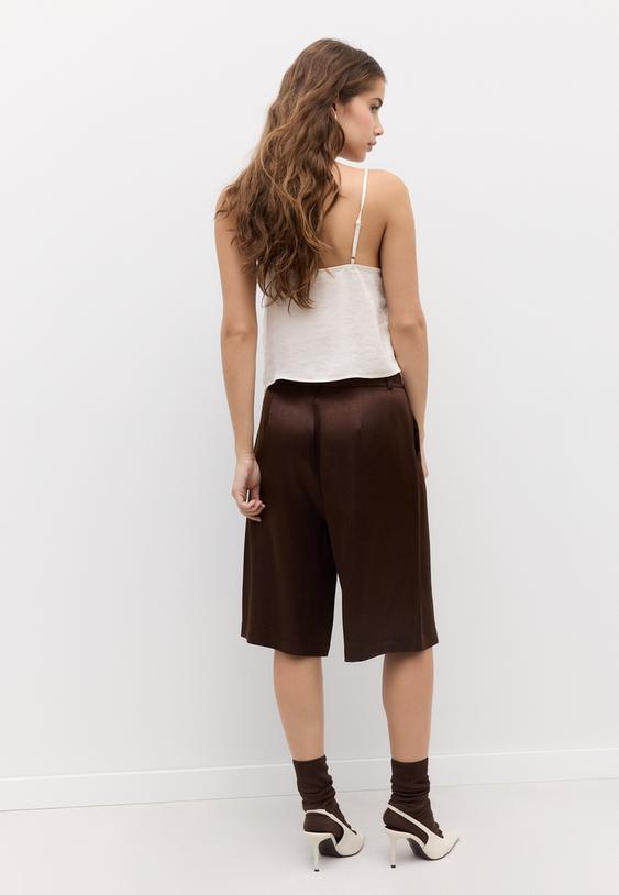 Saten Bermude S Naborima