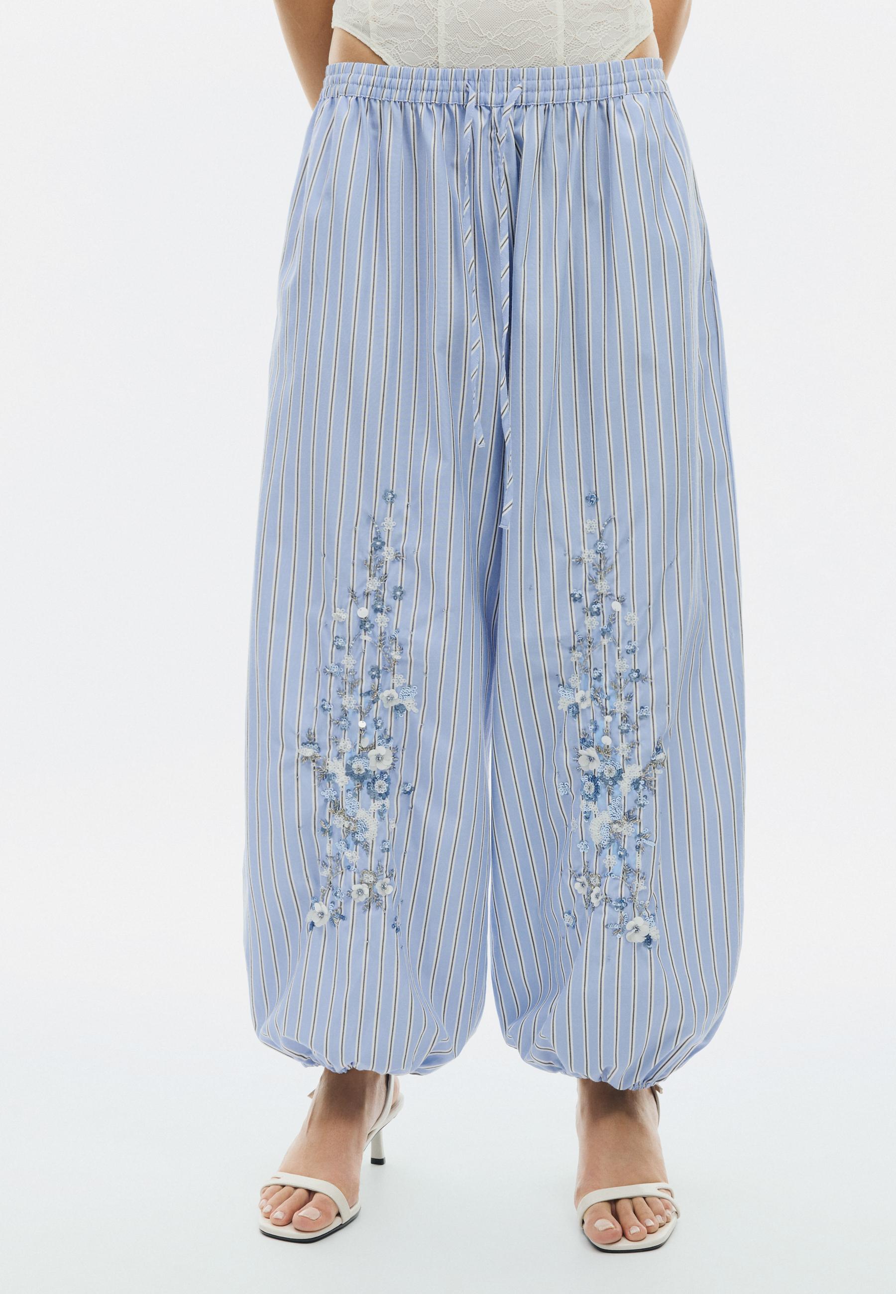 Embroidered balloon trousers — Sky blue