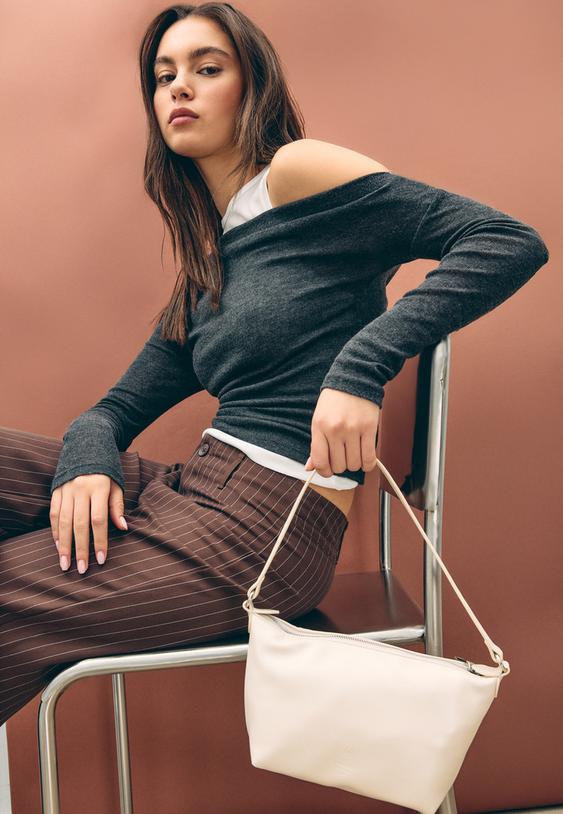 yumusak dokunuslu capraz askl canta