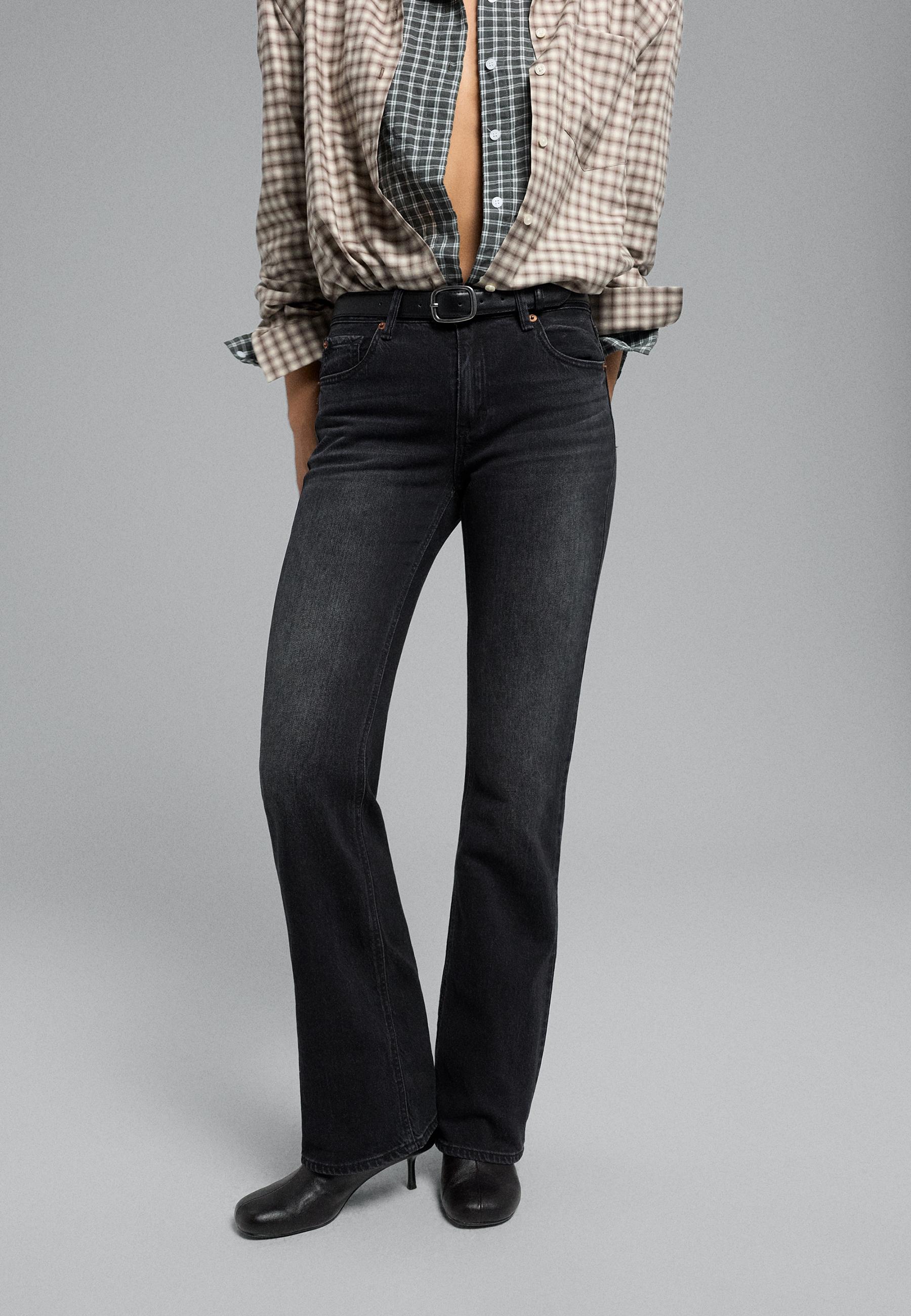D68 boot-cut jeans with belt — BLACK DENIM WASH