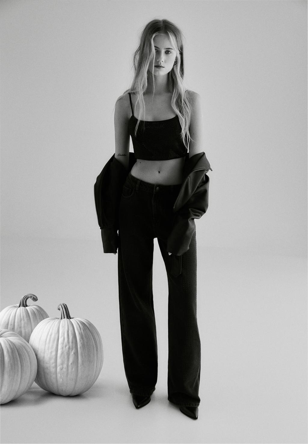 Straight-fit jeans with rhinestones