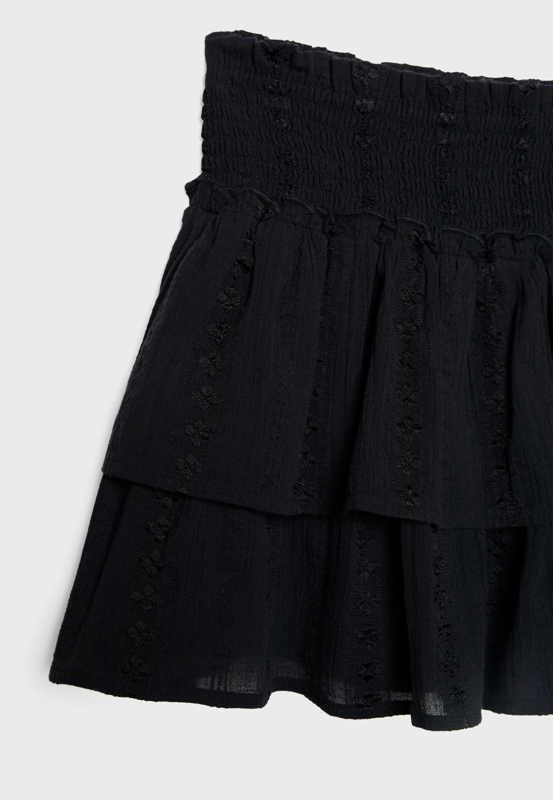 Flowing skort with ruffles — Black