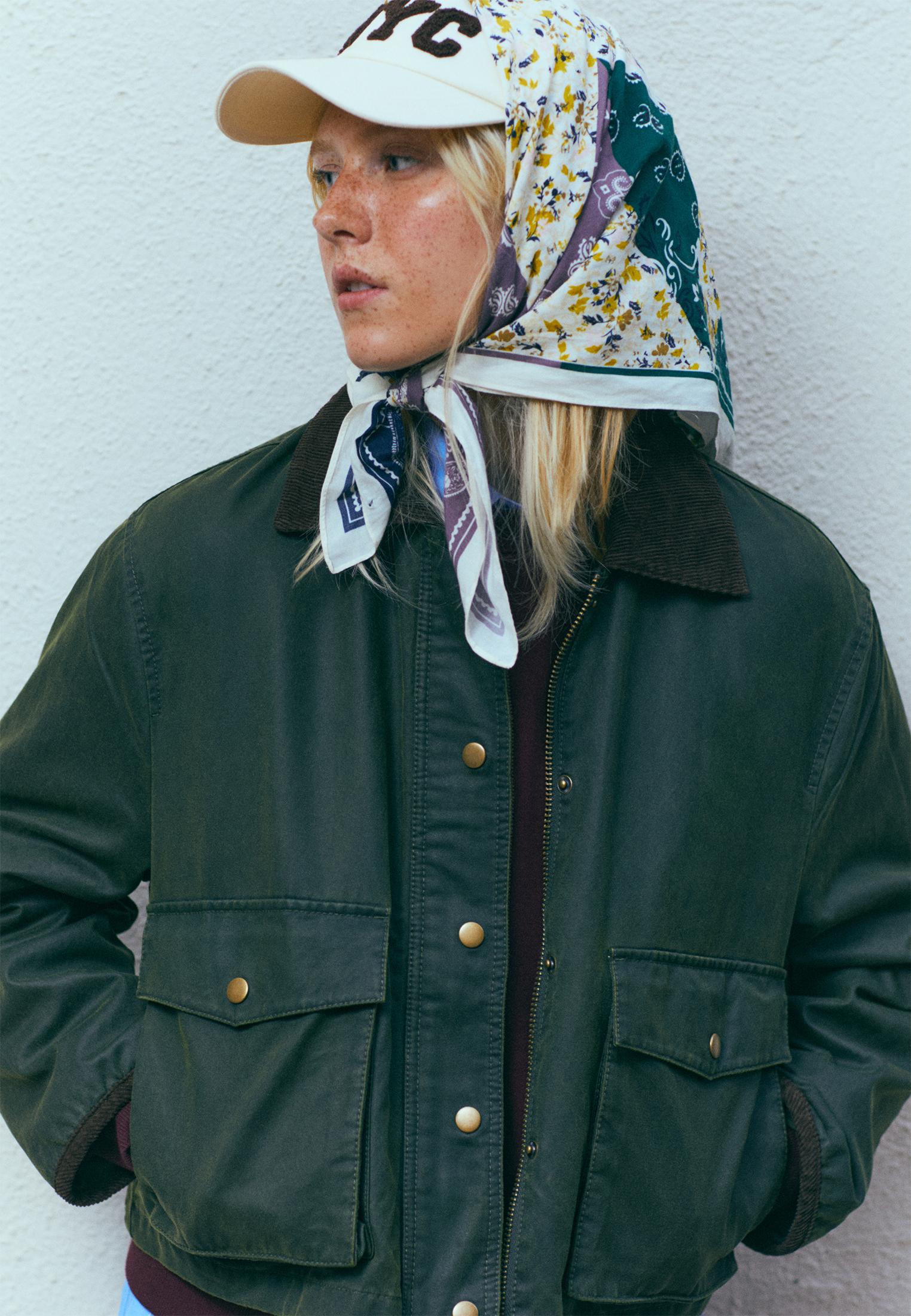 Contrast short waxed parka — Khaki
