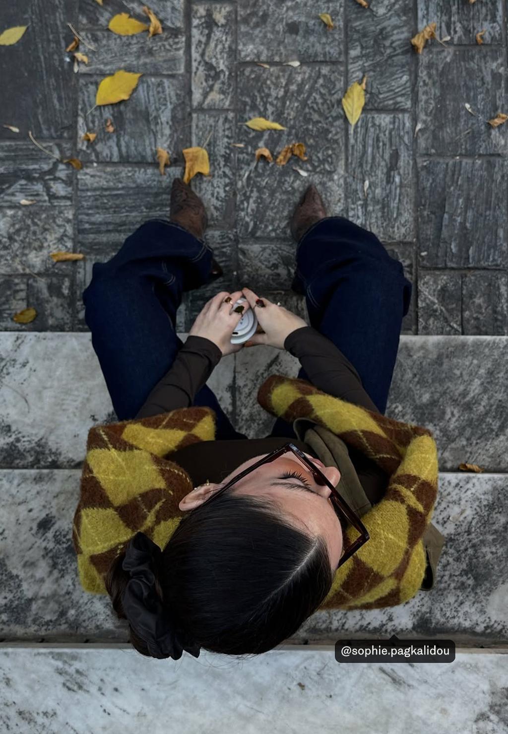 Свитер с ромбовидным узором