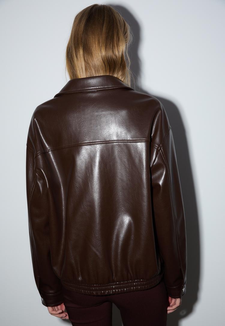 cazadora oversize efecto piel