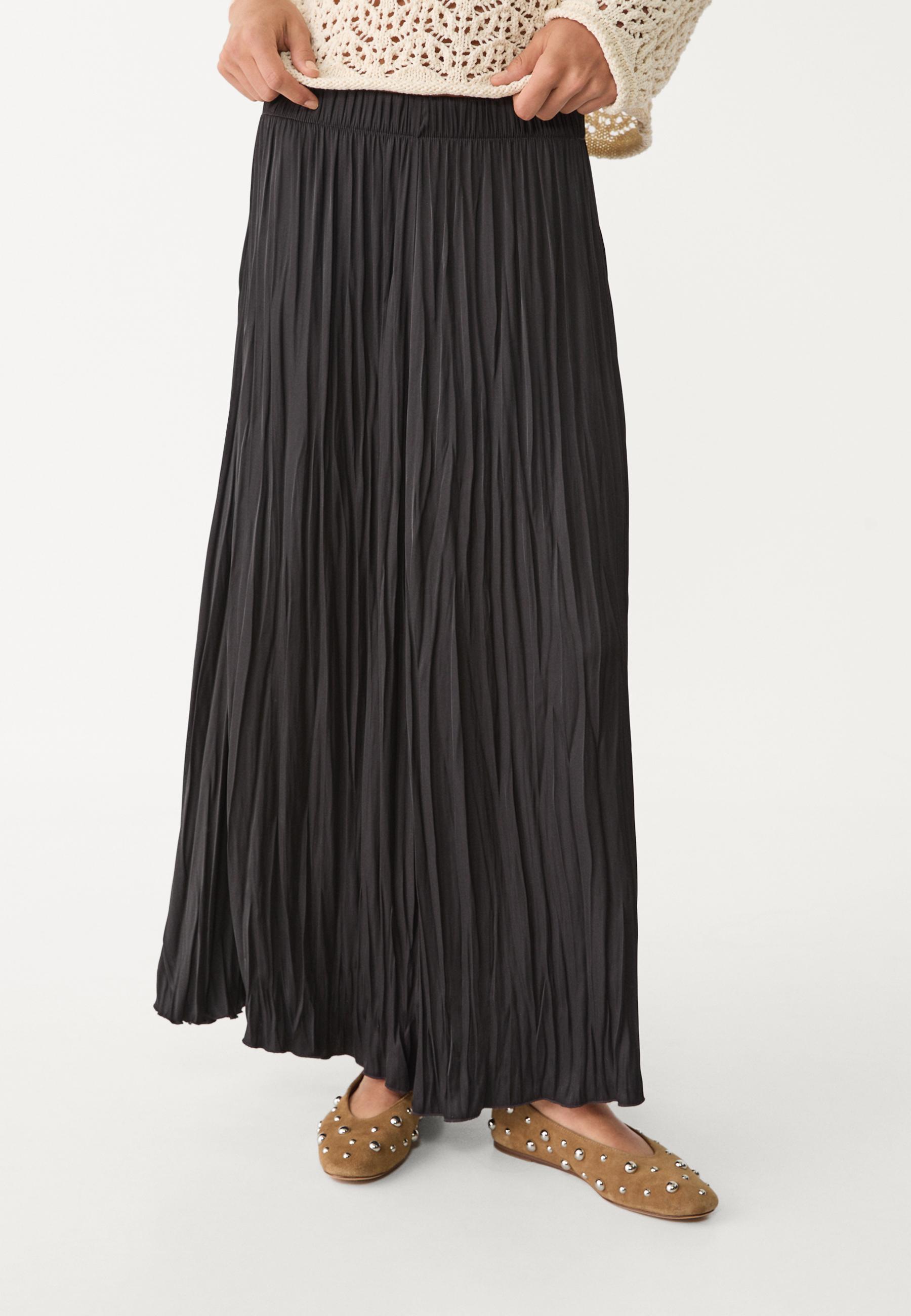 Long flowing satin skirt - Women's fashion | Stradivarius