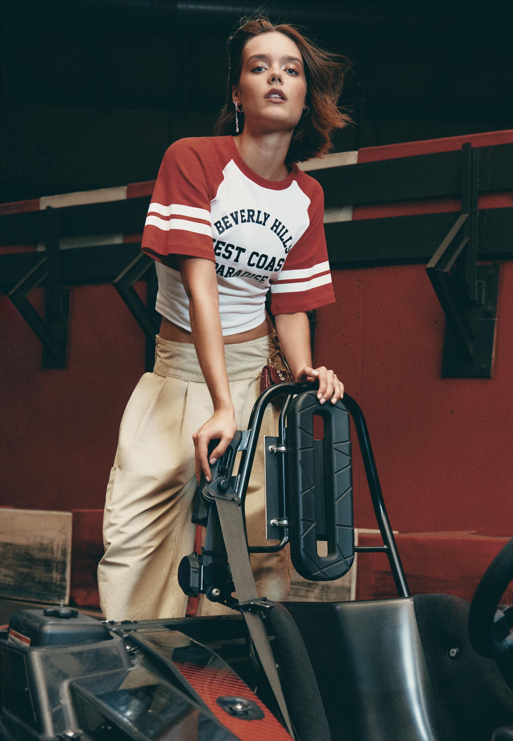 Raglan T-shirt with graphic print — Red