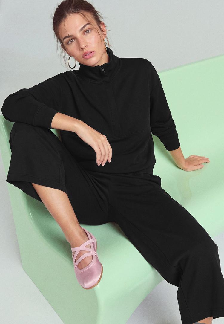 Soft-touch sweatshirt with zip — Black