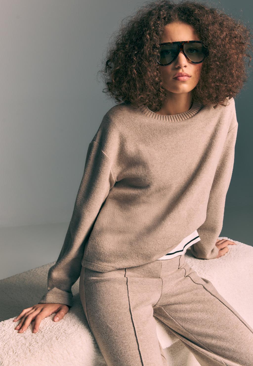 Dzianinowa koszulka z okrągłym dekoltem