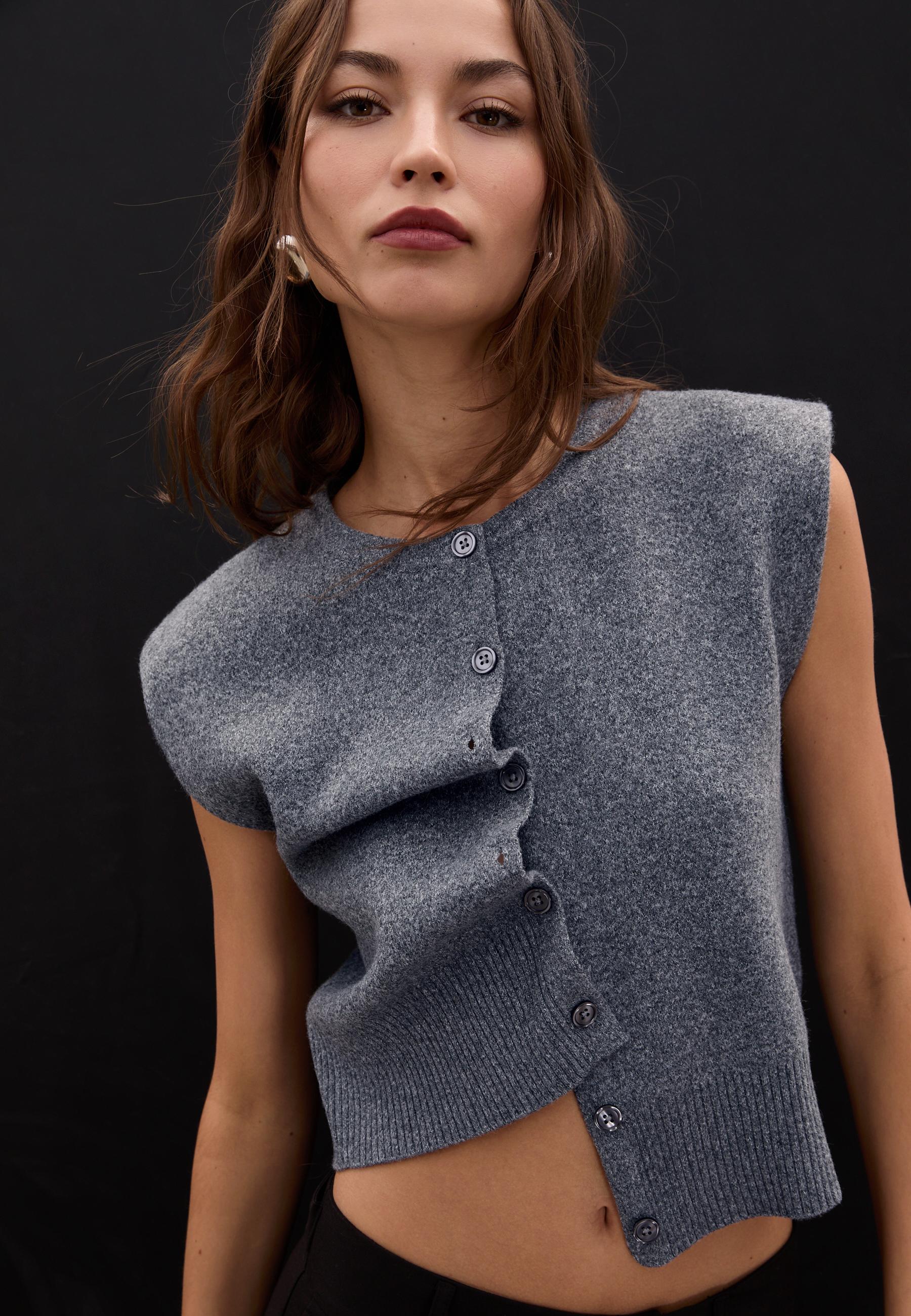 Knit vest with padded shoulders — Dark grey