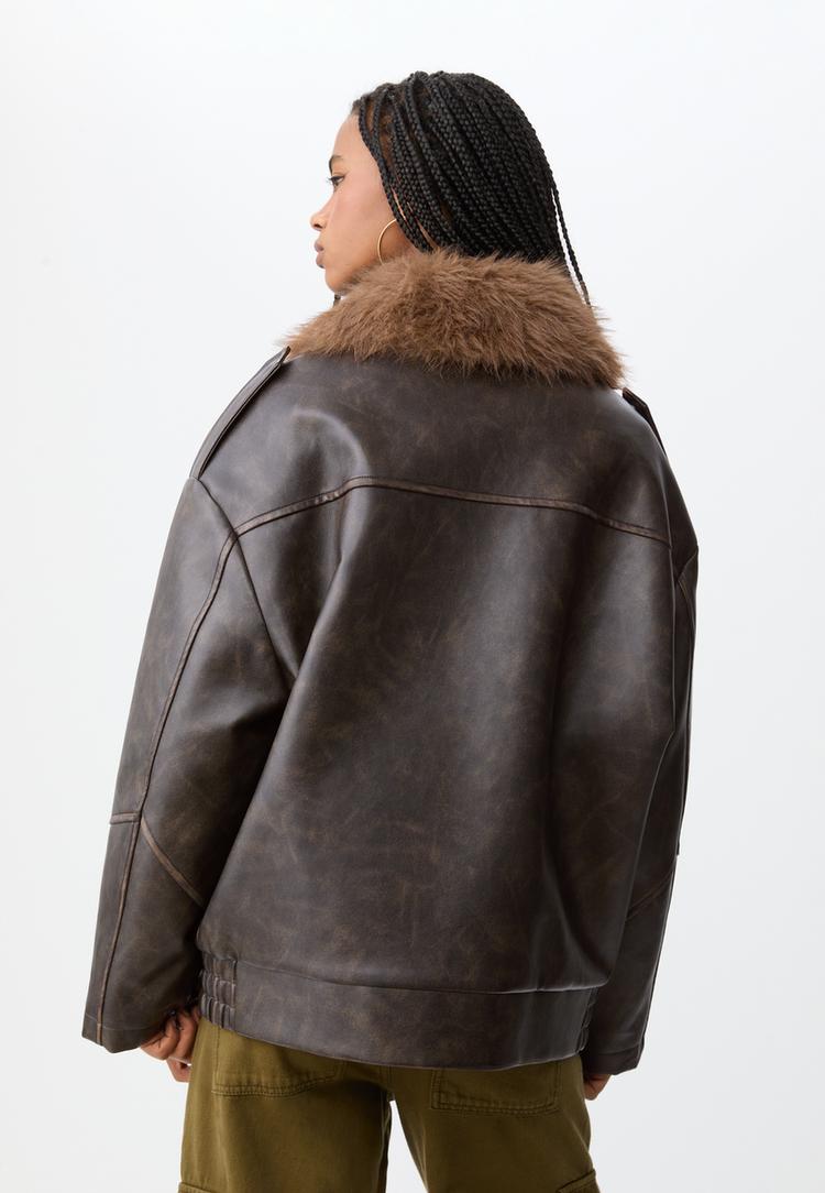 oversize-blouson-im-kunstleder-mix