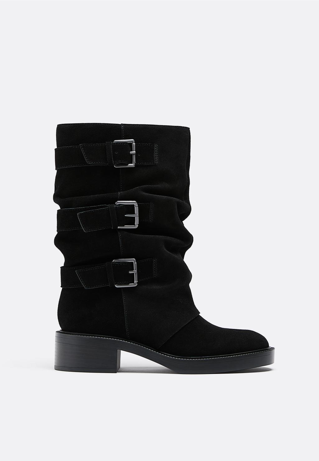 Leather ankle boots with buckles