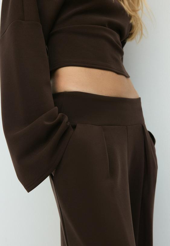 Stradivarius Pantaloni Largi Cu Pense Și Material Fin Maro Xs