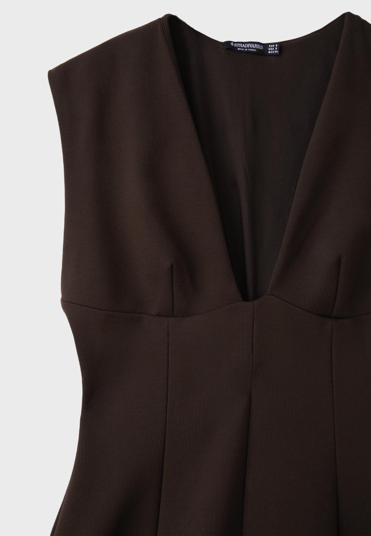 Short V-neck dress — Brown