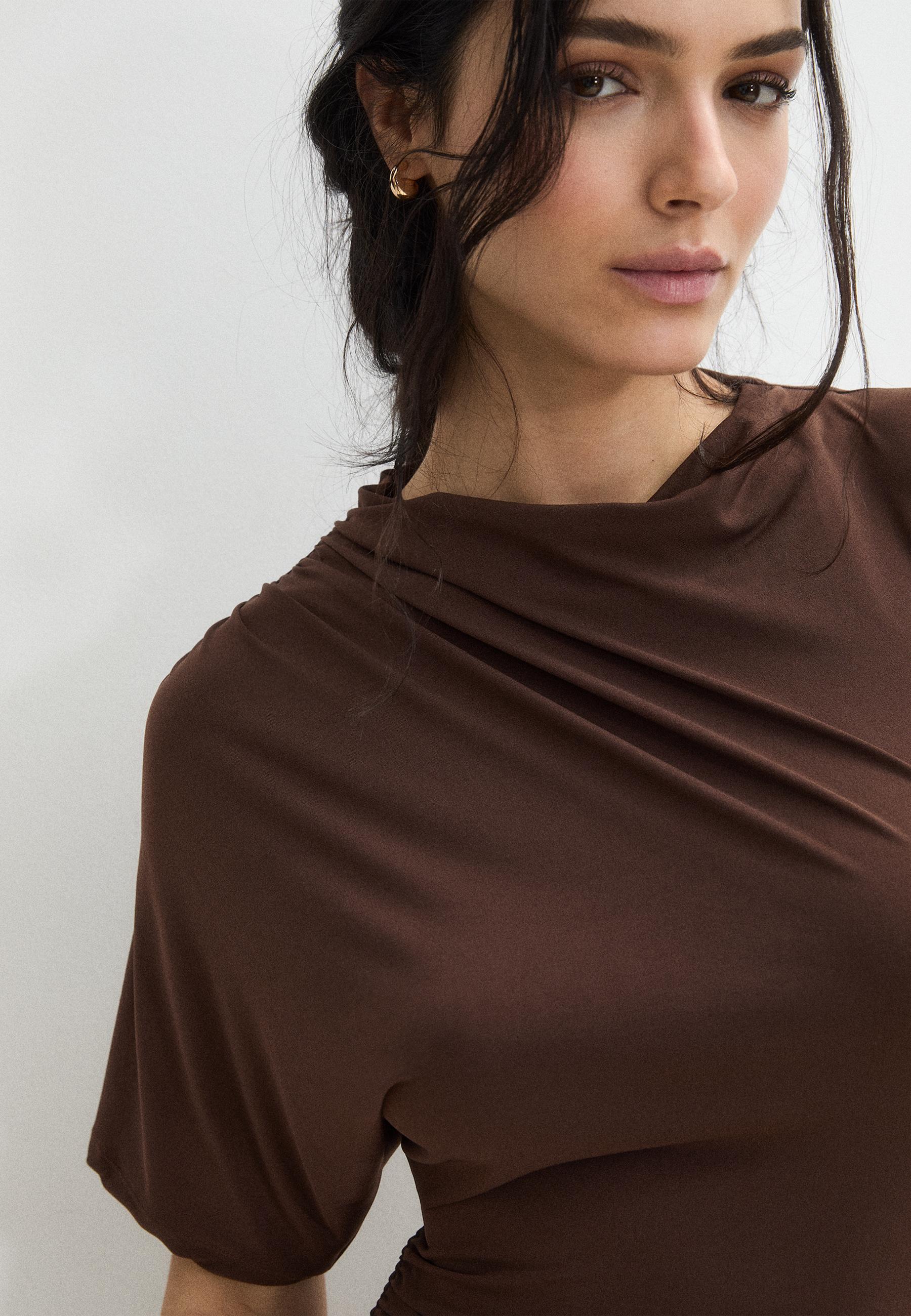 Kısa pelerin elbise