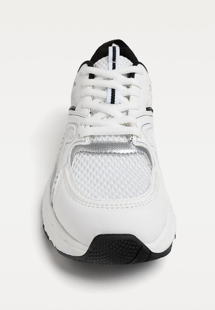 zapatillas deportivas detalle
