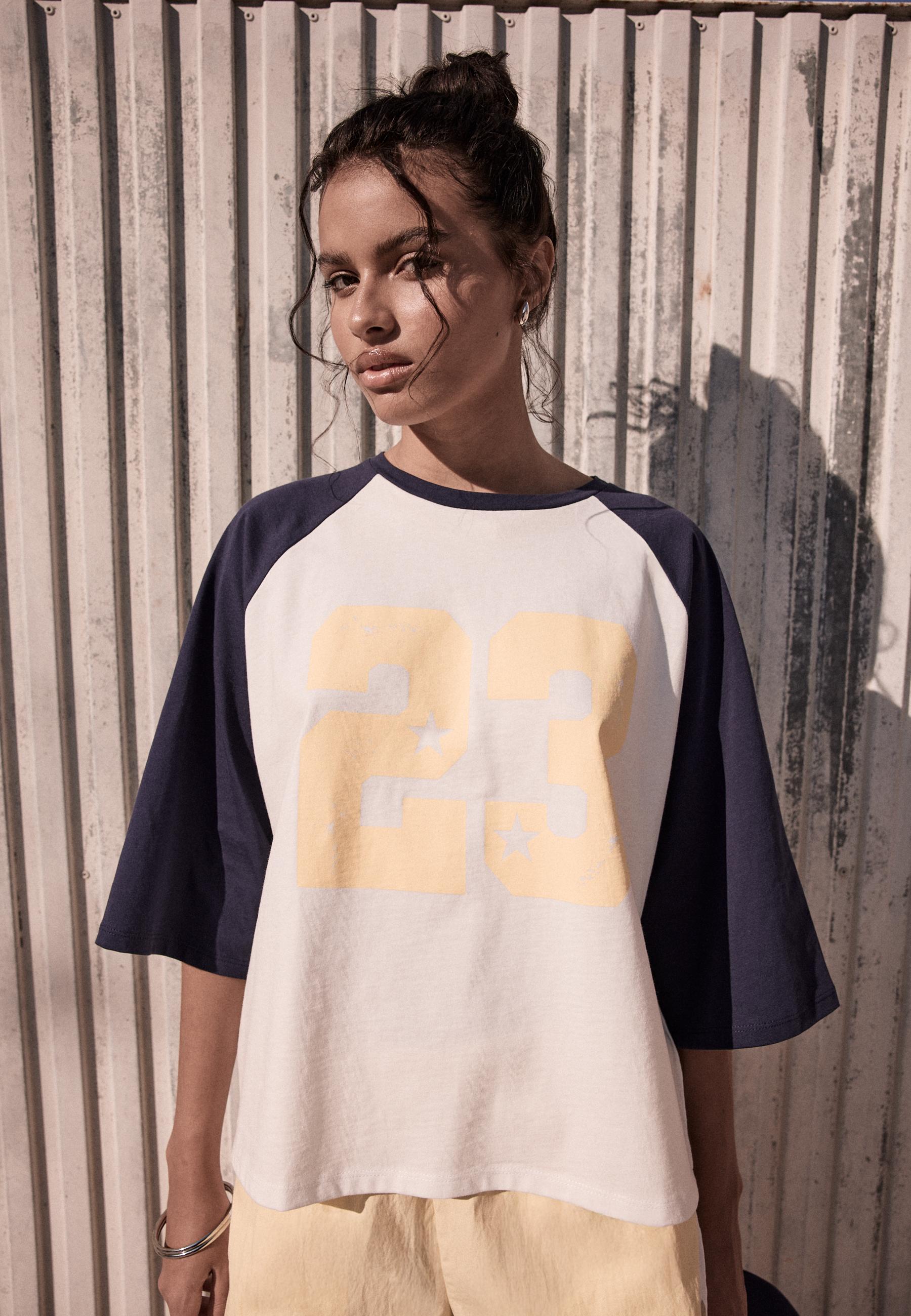 Raglan sleeve T-shirt — Dark blue