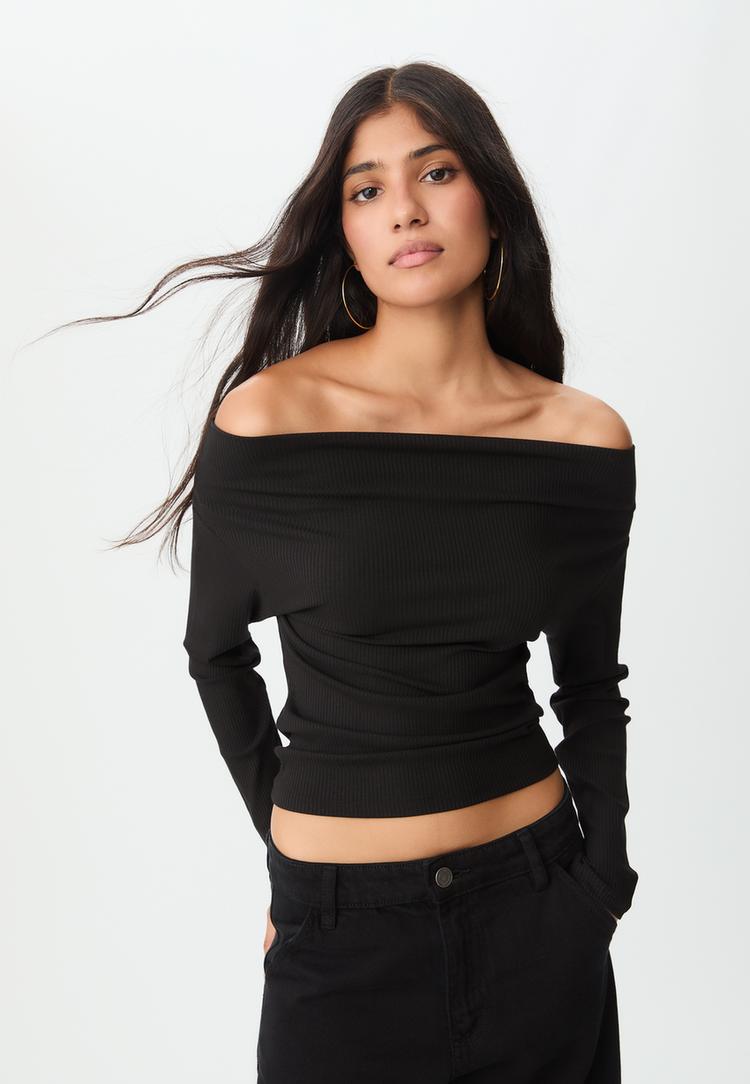 camiseta cuello barco