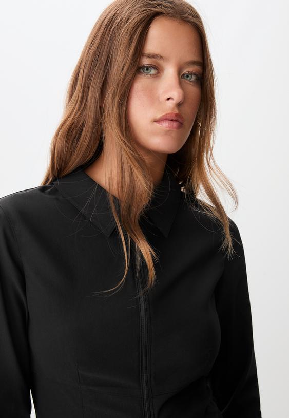 figurbetontes-hemd-mit-reiverschluss