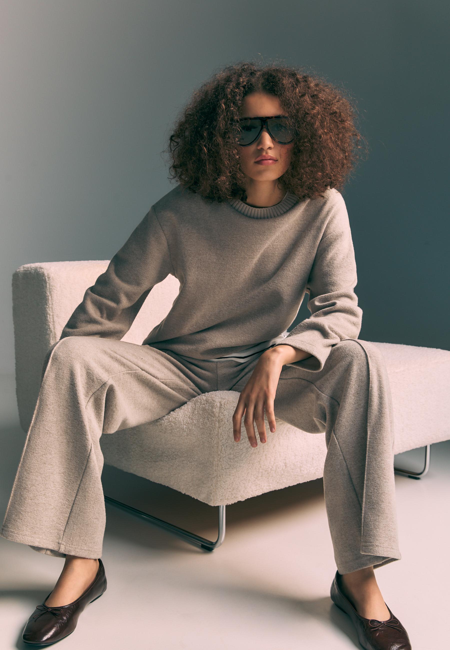 Knit trousers with seam detail — Beige melange
