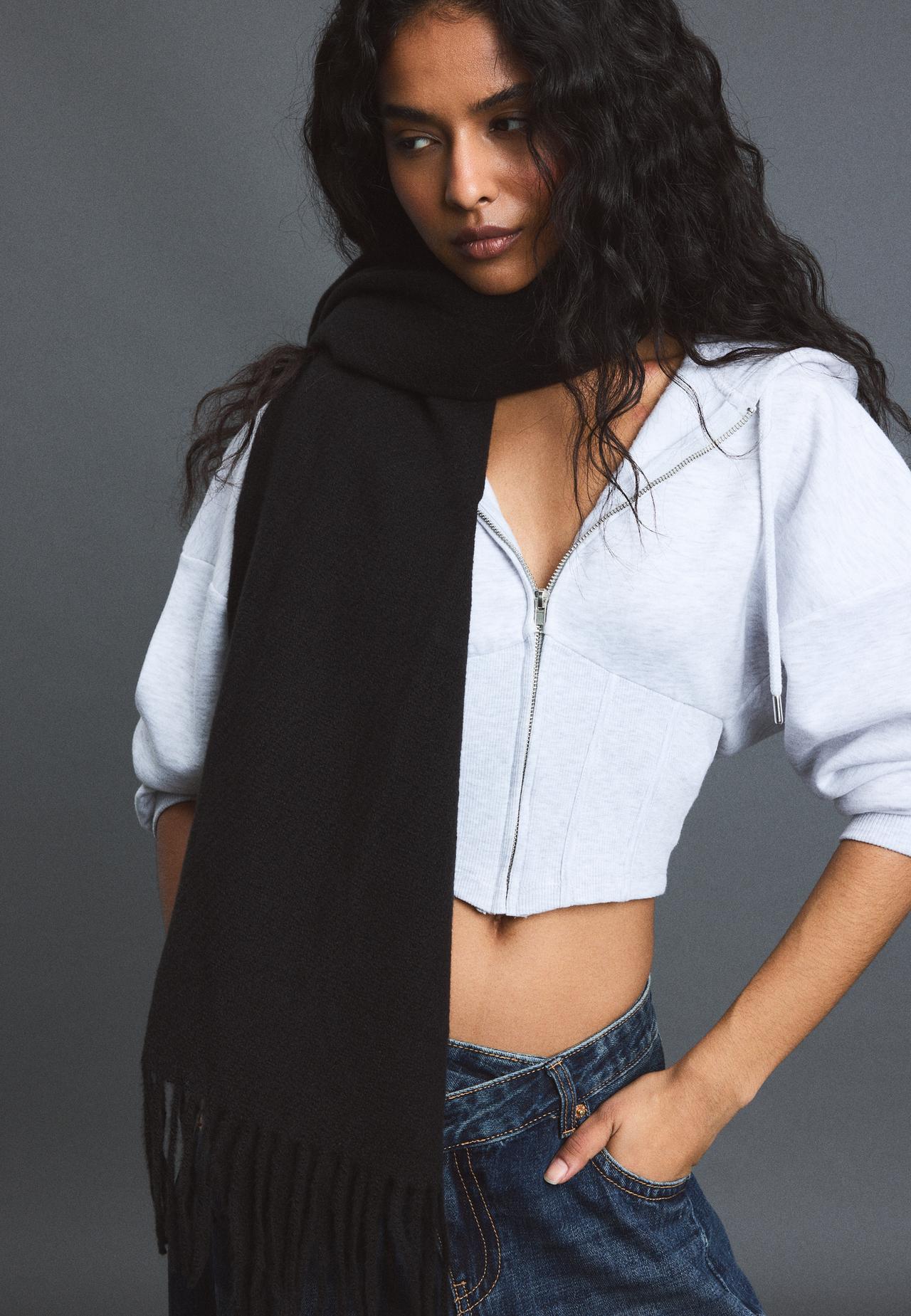 Basic scarf — Black