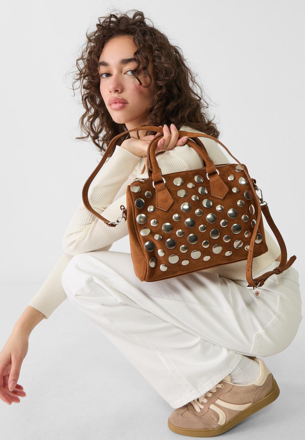 Bolso bowling grande tachas