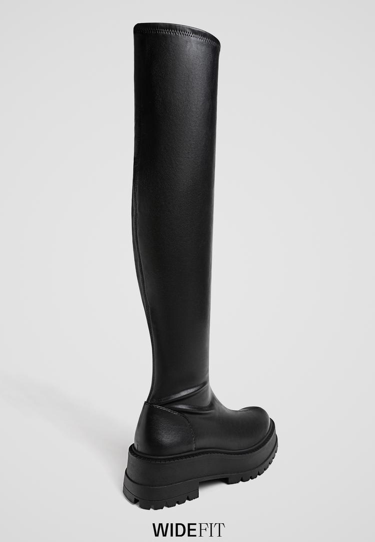 wide-fit-flache-xl-stiefel-in-schwarz-mit-profilsohle