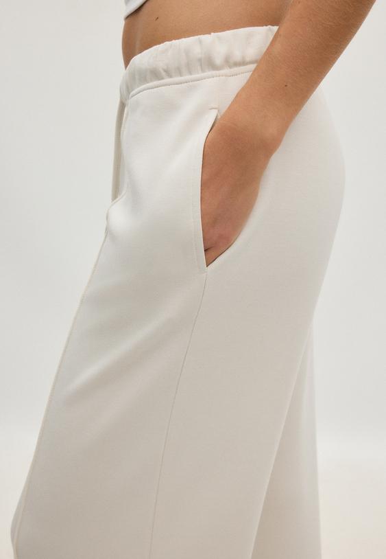 pantaloni wide leg con nervatura e tocco morbido l04512257